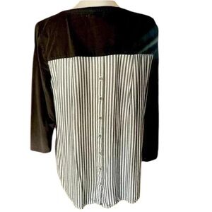 J Jill ladies top Medium. Black. V neck striped back back unbuttons